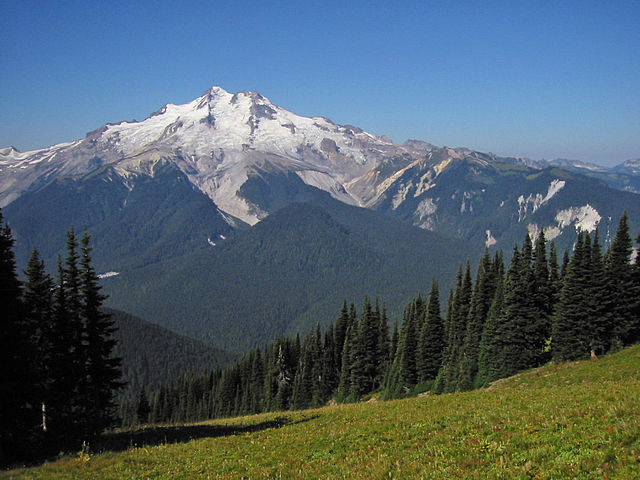 640px-Glacier_Peak_7137b.jpg